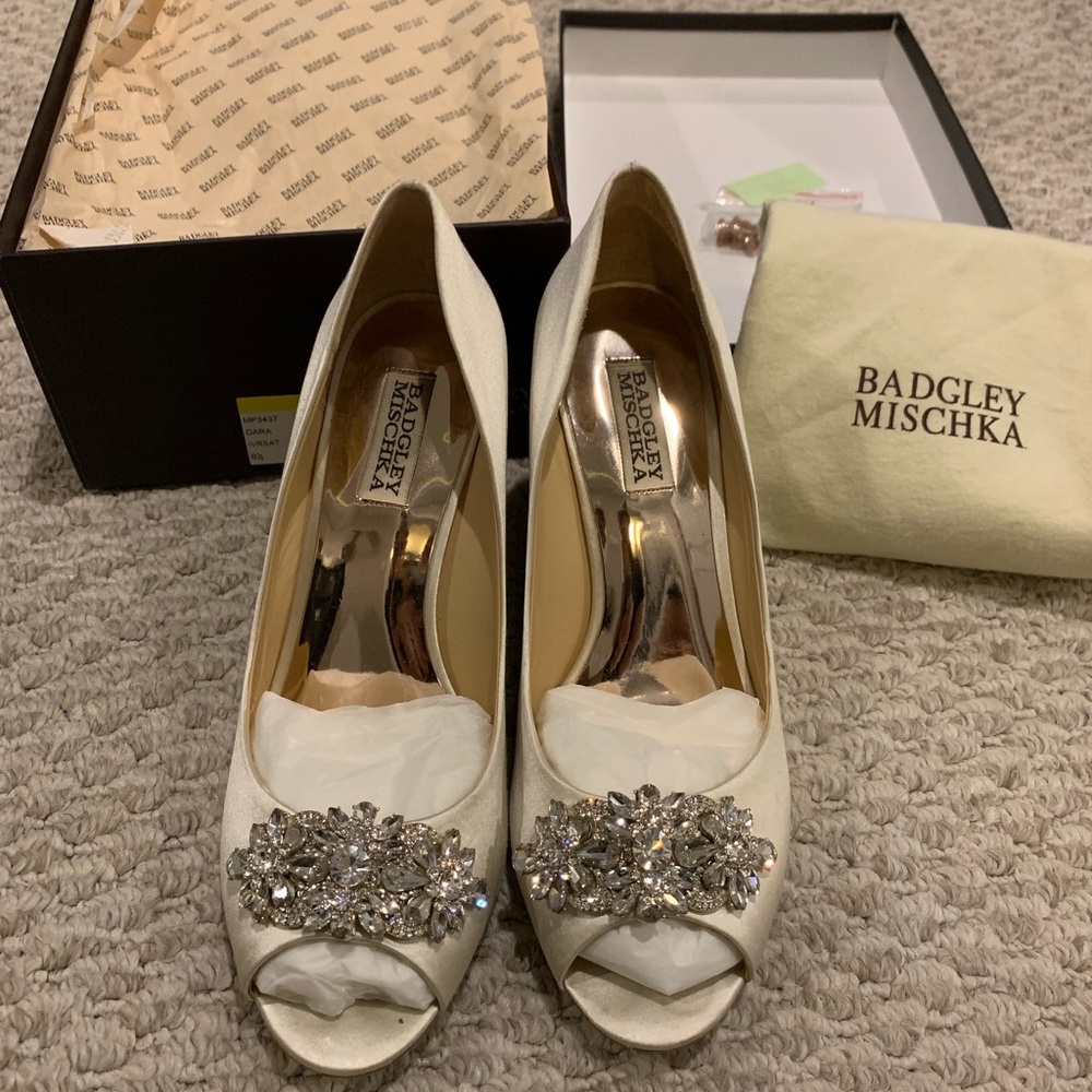Badgley Mischka Ivory Satin “Dara” heels